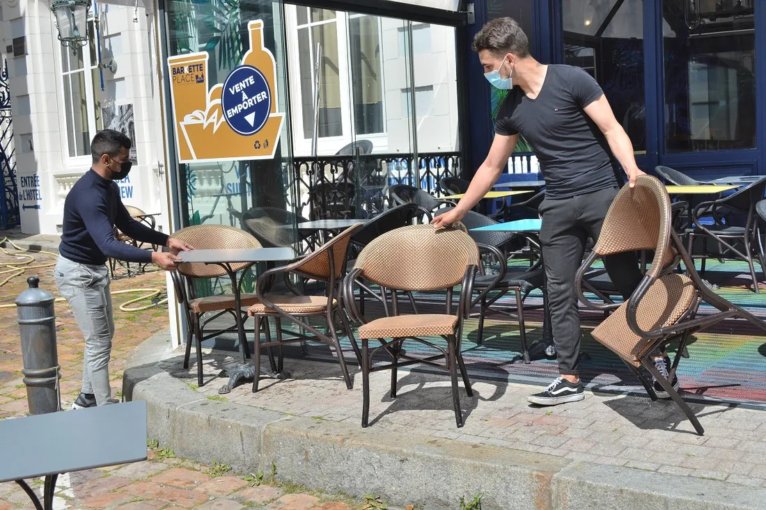 Installation des terrasses à Saint-Malo